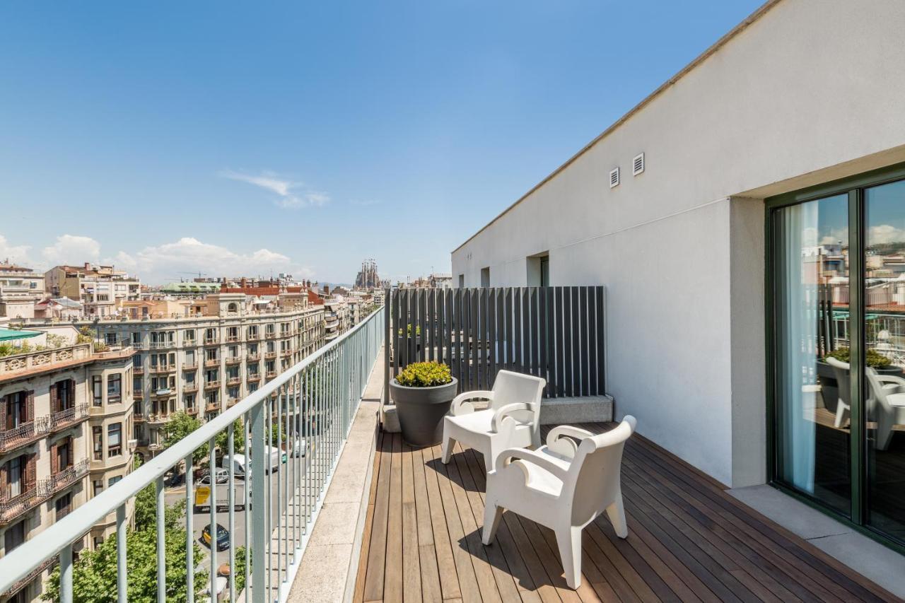 Mate Carla, Hotel Barcelona